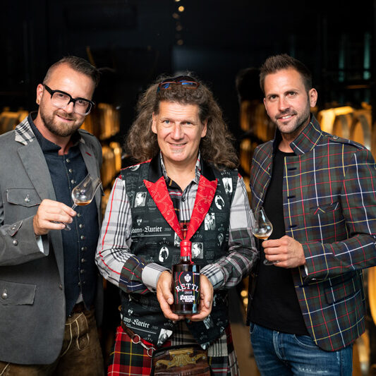 zirbenwhisky-rettl-thomas_Peter_Affenzeller-harry-albel-foto_LUDWIG_PULLIRSCH